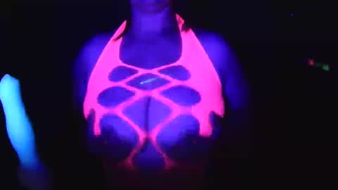 luna_moth123 online show from July 15, 11:52 pm