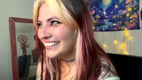 luna_rayy online show from October 24, 6:47 am