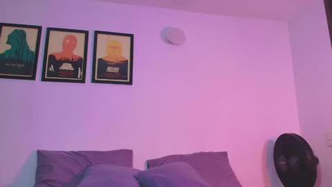 luna_roos30 online show from May 7, 9:27 am
