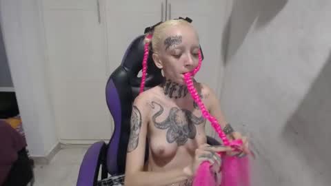 Luna online show from February 2, 1:02 am