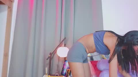 luna_valen online show from November 28, 9:33 pm