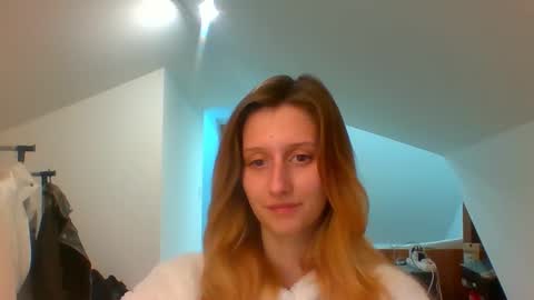 L U N A  online show from January 8, 6:09 pm