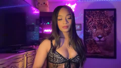 lunaa_11 online show from June 27, 7:14 am