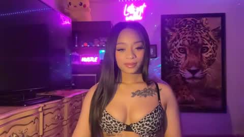 lunaa_11 online show from July 18, 7:43 am