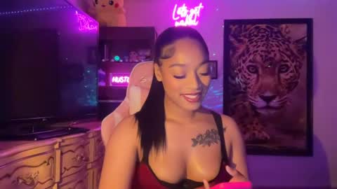 lunaa_11 online show from July 24, 7:27 am
