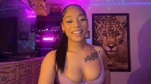lunaa_11 online show from May 30, 6:01 am