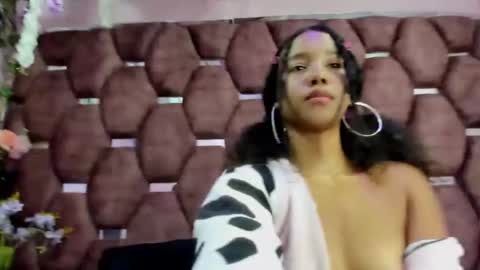 lunna online show from March 12, 3:21 am