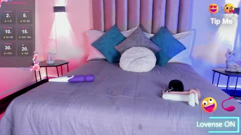 lunaa_moonn online show from June 3, 7:41 pm