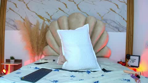 Lunaa rossee  online show from April 2, 1:51 pm