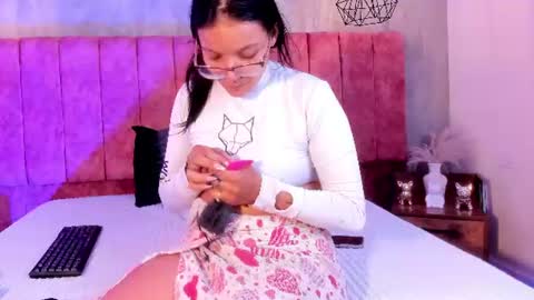 luna arias online show from June 25, 7:52 pm