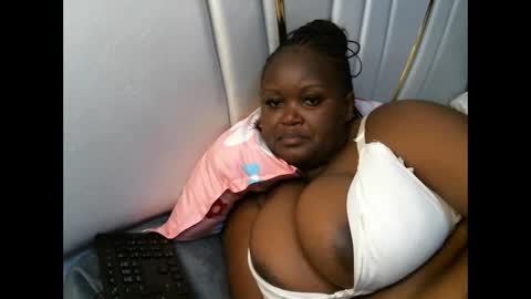 lunabloom01 online show from November 24, 10:52 pm