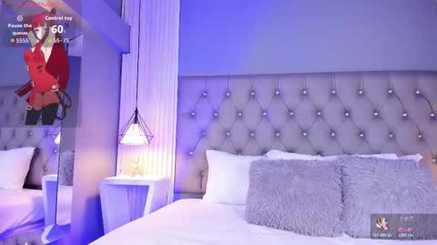 Luna  online show from November 18, 5:05 pm