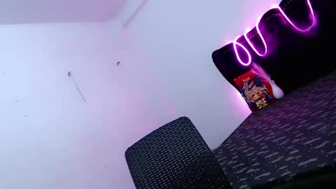 lunafoxx_ online show from March 2, 4:50 am