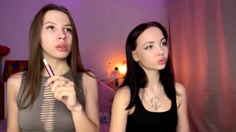 lunail online show from November 27, 9:00 pm