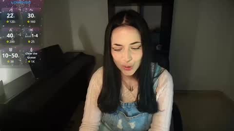 lunainsilk online show from November 16, 9:28 pm