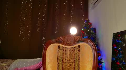 lunalike online show from January 10, 11:32 pm