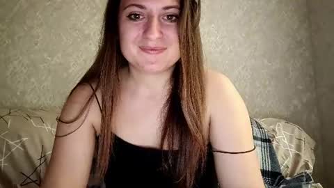 Layla online show from June 18, 9:14 am