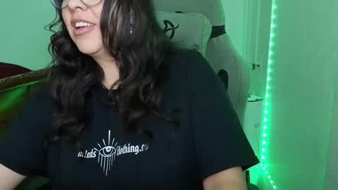 Luna Mae online show from March 18, 1:00 am