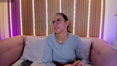 lunamillers_ online show from July 18, 4:47 am