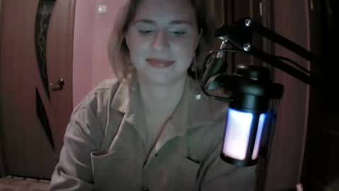 lunamystique_ online show from October 3, 7:55 pm