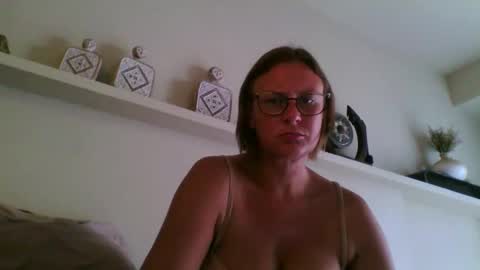 LunaPearl   online show from December 16, 8:09 am