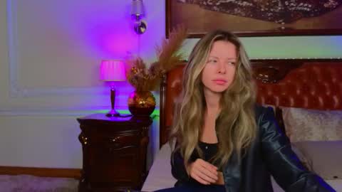 Luna Rishi online show from November 27, 6:10 am