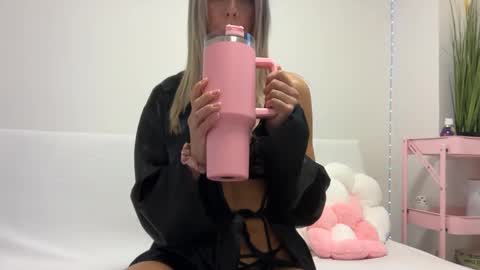 Snapshot of lunarose16 chatting on October 5, 3:30 pm lunarose16 online show from October 5, 3:30 pm