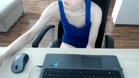 lunavibe_ online show from June 1, 11:22 am