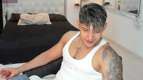Snapshot of lunay_xtreemboy chatting on October 9, 12:05 am Lunay online show from October 9, 12:05 am