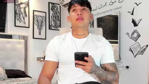 Snapshot of lunay_xtreemboy chatting on September 19, 2:37 am Lunay online show from September 19, 2:37 am