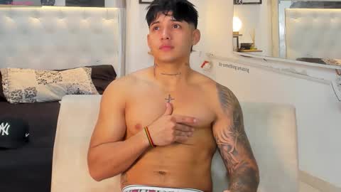Snapshot of lunay_xtreemboy chatting on October 18, 5:17 pm Lunay online show from October 18, 5:17 pm