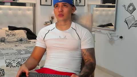 Snapshot of lunay_xtreemboy chatting on September 16, 3:41 am Lunay online show from September 16, 3:41 am
