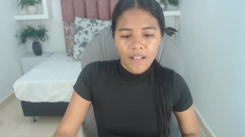 Luni Love online show from March 16, 8:02 pm