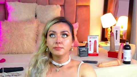 lunitadiva online show from February 7, 6:44 pm