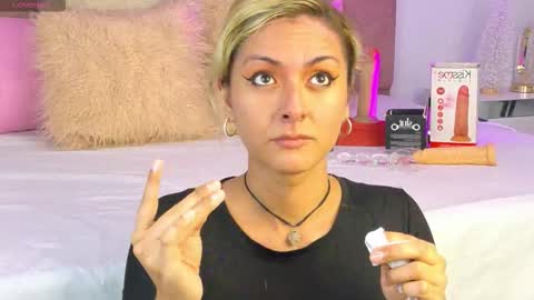 lunitadiva online show from November 16, 3:25 pm