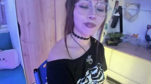 lunivyra online show from July 8, 4:21 pm