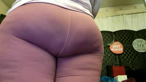 Snapshot of lusciouslibra82 chatting on February 26, 9:01 am .Clarissa. Follow me on Instagram   miss buns  online show from February 26, 9:01 am