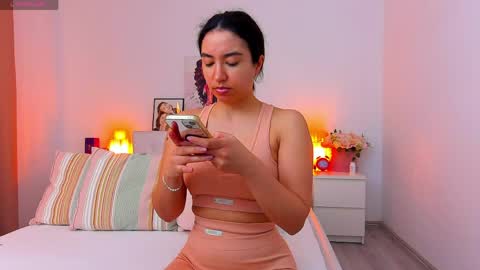 LusciousSarra online show from April 2, 6:32 am