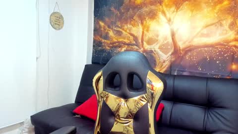 Angela 3 online show from December 2, 4:15 pm