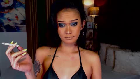 AdriannaFowks online show from January 17, 7:30 am