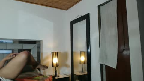 lustymora online show from December 20, 5:03 am