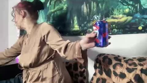 luvvvmia online show from April 14, 1:53 am