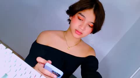 queen lux online show from December 3, 4:46 am