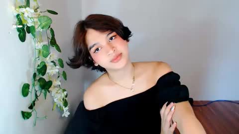 queen lux online show from November 30, 4:52 am