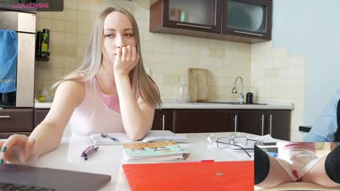 Becky and Andy online show from December 9, 8:44 am