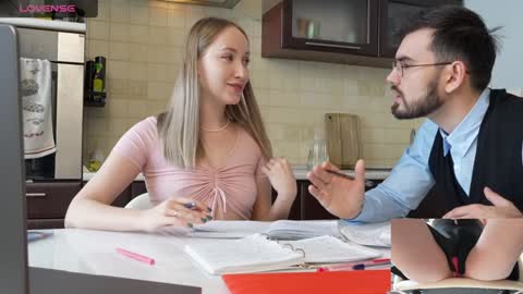 Becky and Andy online show from December 8, 8:41 am