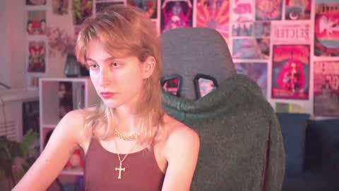 Snapshot of luxrayi chatting on January 16, 6:03 am Ray online show from January 16, 6:03 am