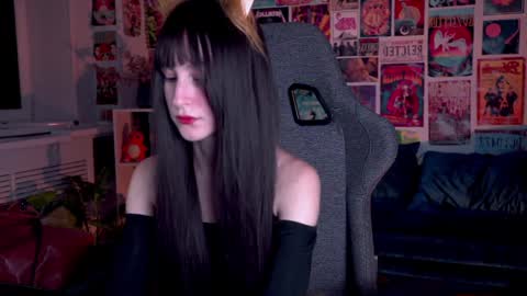 Snapshot of luxrayi chatting on February 1, 3:07 pm Ray online show from February 1, 3:07 pm