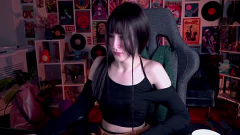 Snapshot of luxrayi chatting on February 1, 9:19 pm Ray online show from February 1, 9:19 pm