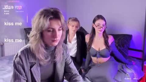 Snapshot of luxrayi chatting on September 28, 6:39 pm Ray online show from September 28, 6:39 pm